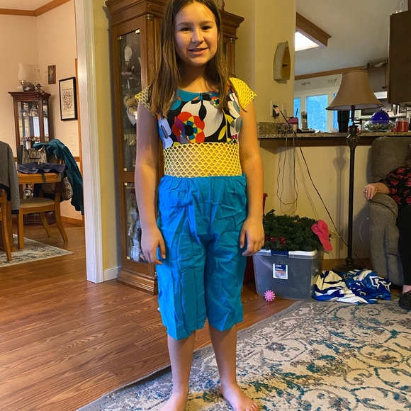 Pop Music - Picture 3 of 4